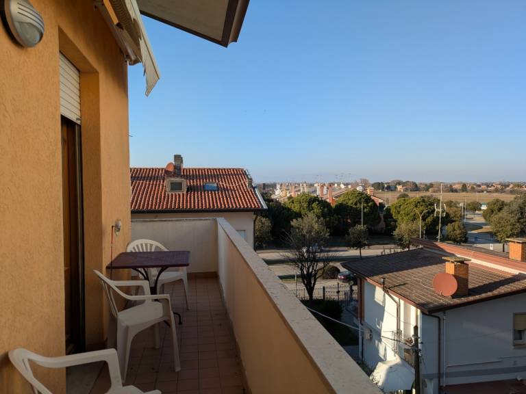 Child-friendly studio with patio | City view | Beach nearby | Dogs allowed in Caorle