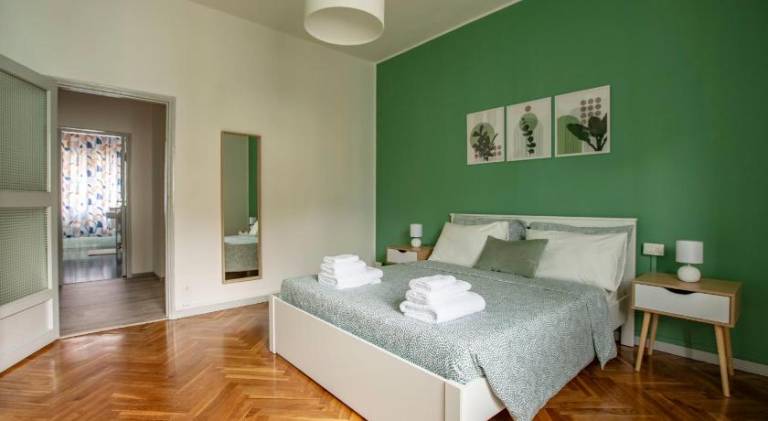 Holiday apartment with 2 rooms for 6 persons in Malgrate