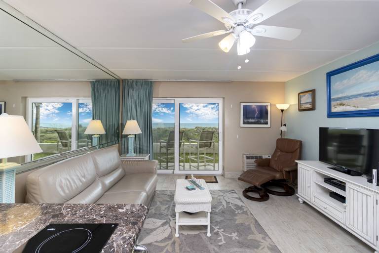Condo Crescent Beach