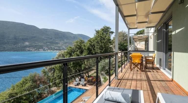 Nice house with BBQ, pool & patio | Pets are welcome — photo 3