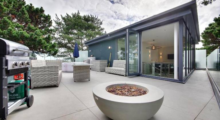 Luxury 3bd penthouse with roof terrace and hot tub — photo 5