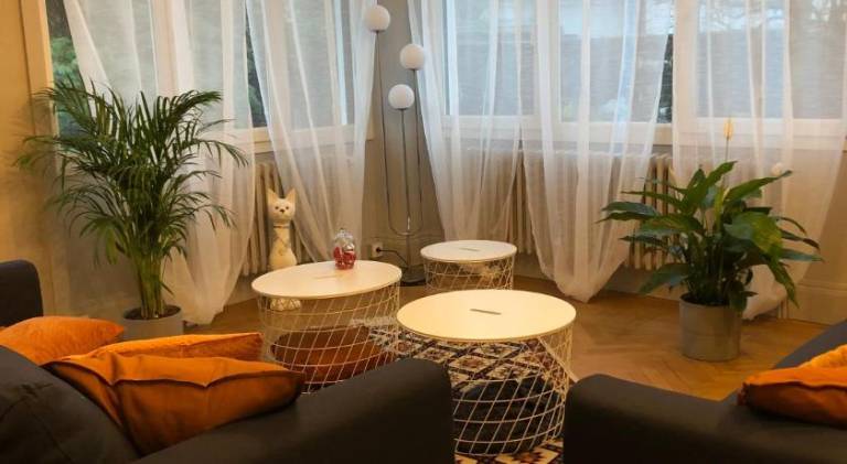 La Maison de la Douce Heure, 4 appartements climatises avec jardin au centre ville proche des Therme — photo 5