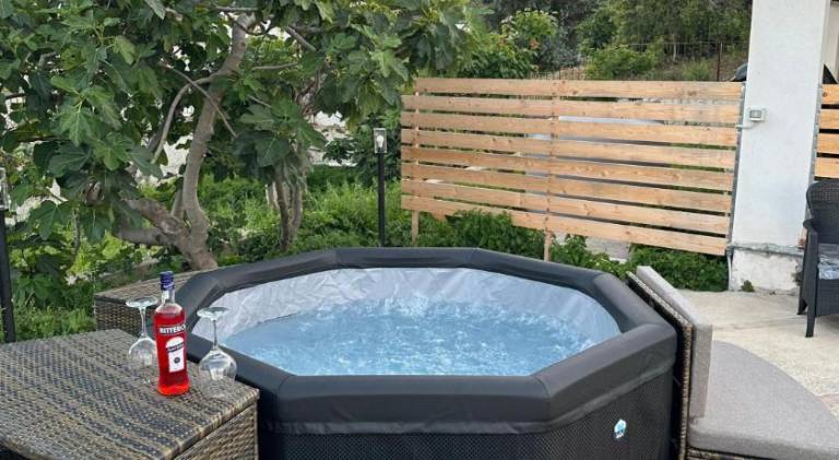 Villa with hot tub — photo 5