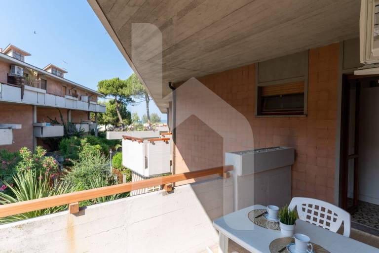 Holiday apartment with terrace | Beach view — photo 2