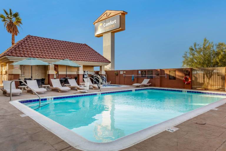 Comfort Suites Barstow near I-15 — photo 4