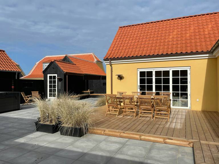 House with terrace, grill & yard — photo 2