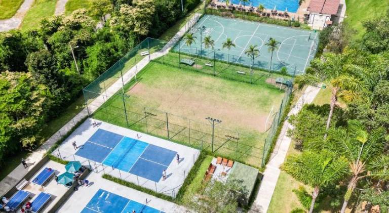 Apartamento Completo com piscina, Wi-Fi e Lazer em Itaipava, Granja Brasil in Petrópolis