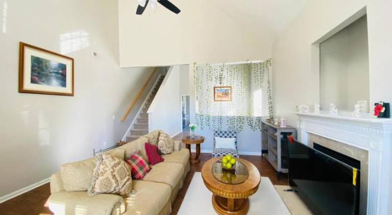Private room & bathroom close to Downtown Raleigh