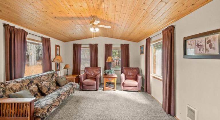Willamette Pass Inn — photo 3