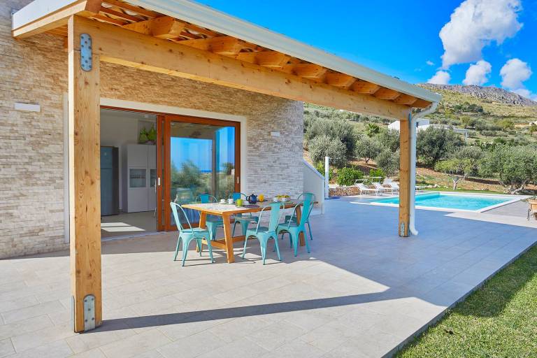 Villa with grill, private pool & garden — photo 3