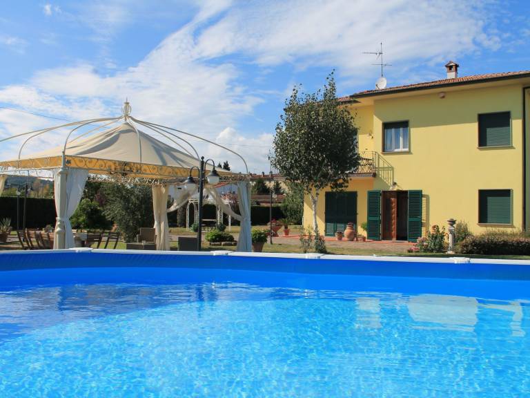 Ferienhaus in Pescia, Montecarlo, Toskana für max. 10 Personen Ferienhaus in Pescia, Montecarlo, Toskana für max. 10 Personen