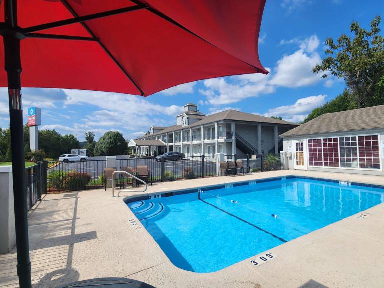 SureStay Plus by Best Western Asheboro — photo 2