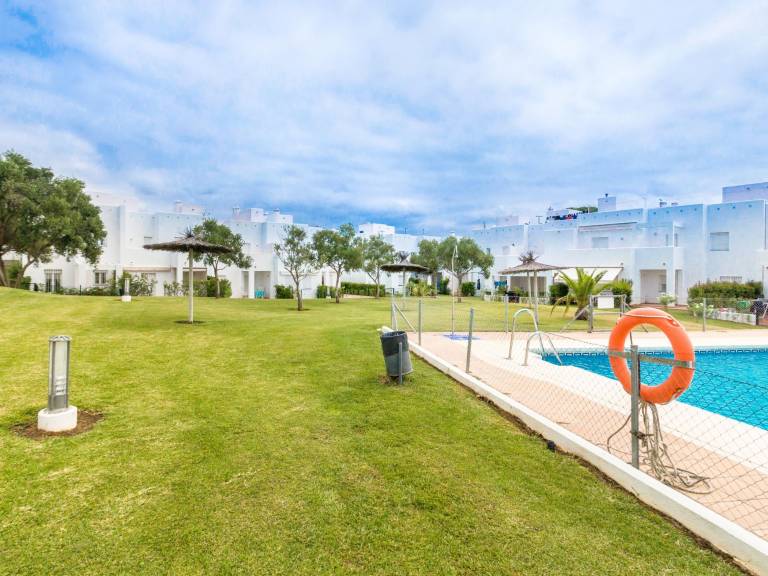 Villa with garden, pool & patio — photo 4