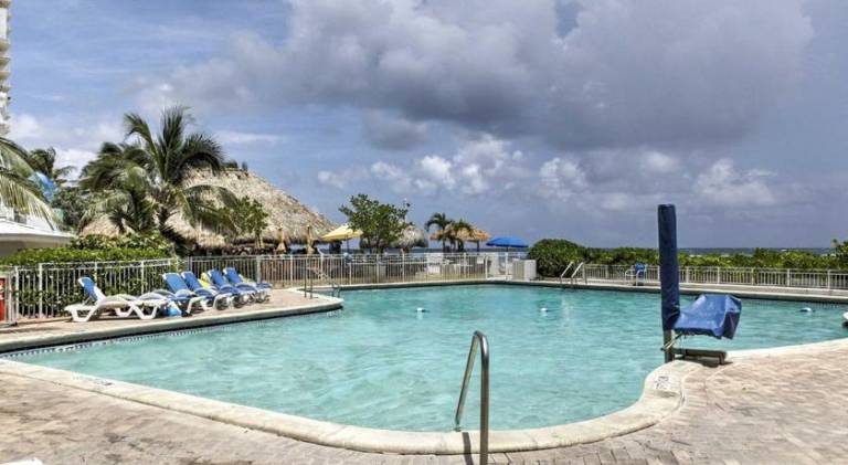 Ocean Manor Beach Resort — photo 4