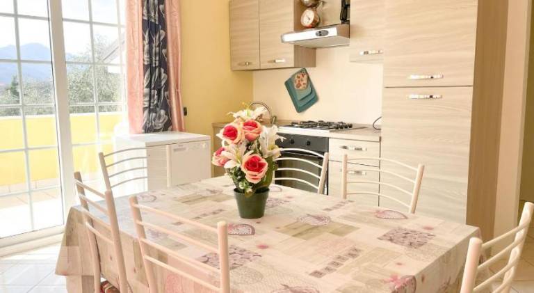 Serviced apartment with pool, garden & barbeque — photo 2