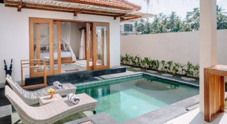 Vacation home with garden, patio & private pool | Suitable for remote work | Pet-friendly — photo 3