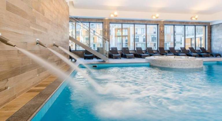 Beautiful apartment with pool & hot tub | Pet-friendly in Kolobrzeg