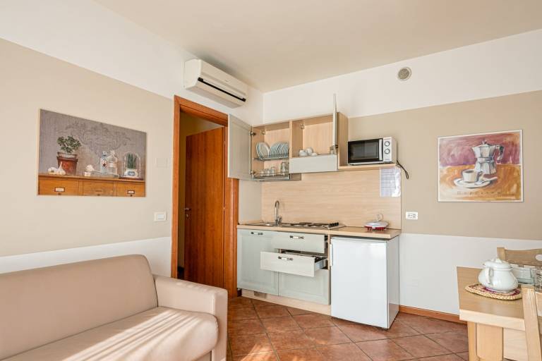 Child-friendly wonderful apartment with patio, yard & pool | Dogs allowed — photo 4
