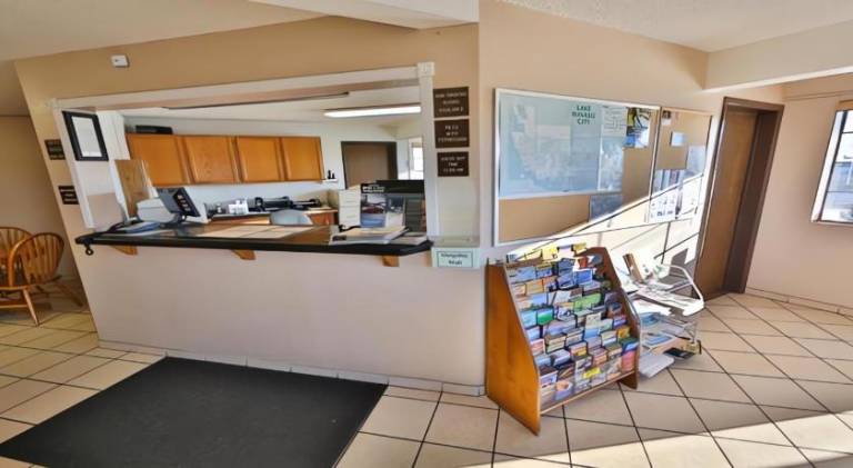 Super 8 By Wyndham Lake Havasu City — photo 4
