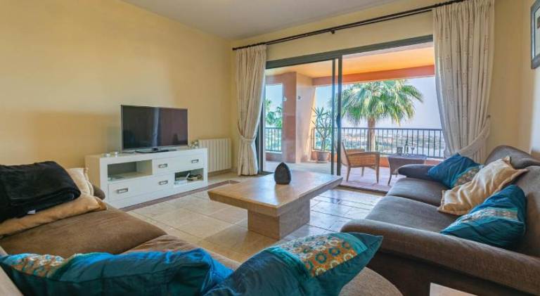 Holiday apartment with pool — photo 2