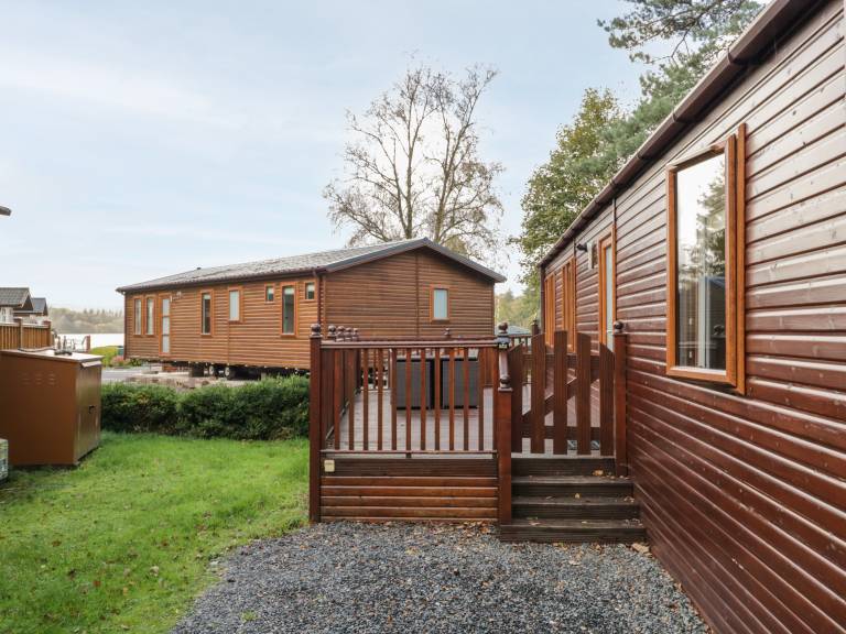 Family-oriented lovely cottage with yard | Pets are welcome — photo 4