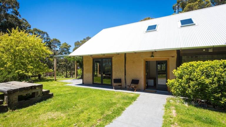 House Mystery Bay