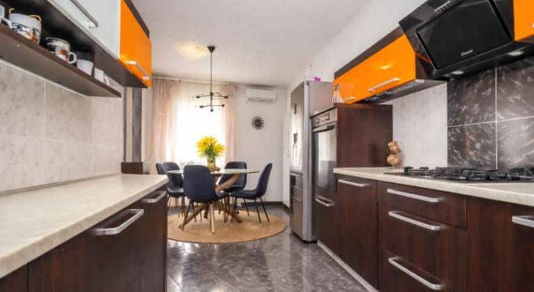 Villa with 2 rooms for 6 persons — photo 4