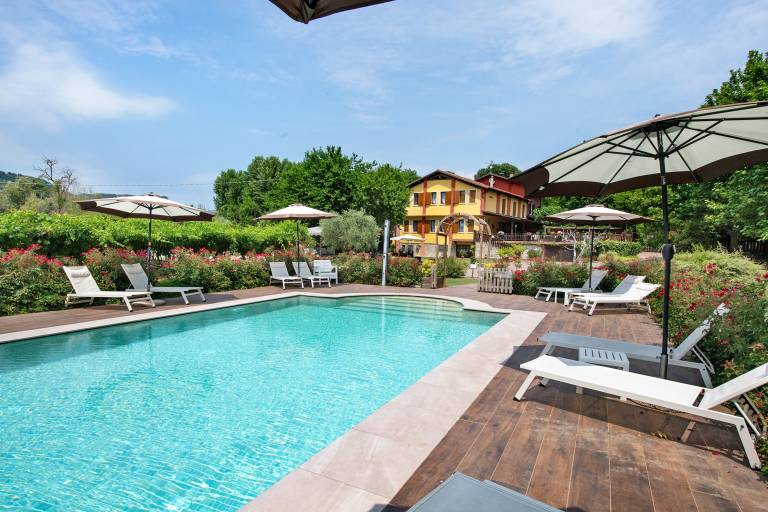 Vacation home with patio, garden & BBQ in Affi