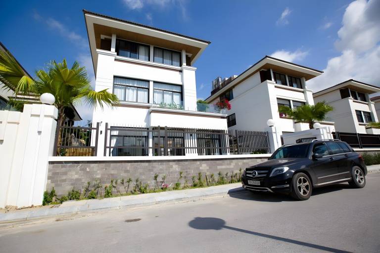 Villa with jacuzzi, pool & grill | Water view in Ha Long