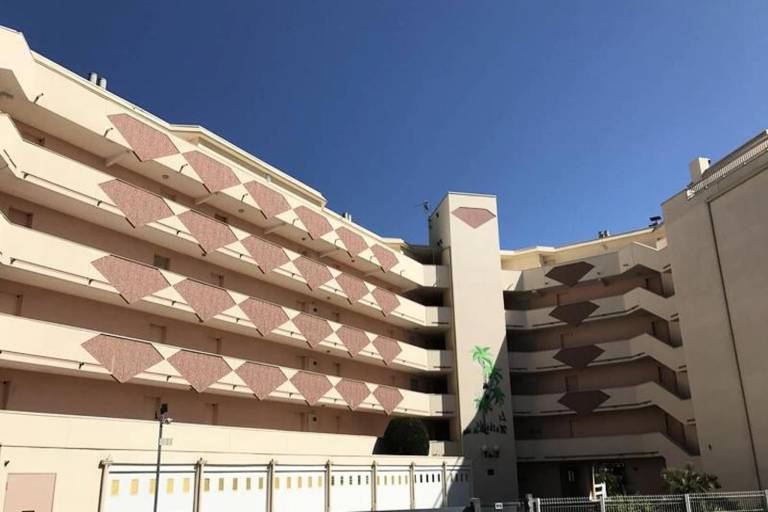 Holiday apartment with 1 room for 4 persons in Nîmes