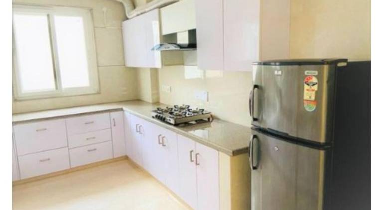 BluO 1BHK - DLF CyberCity, MG Road / Balcony, Lift — photo 3