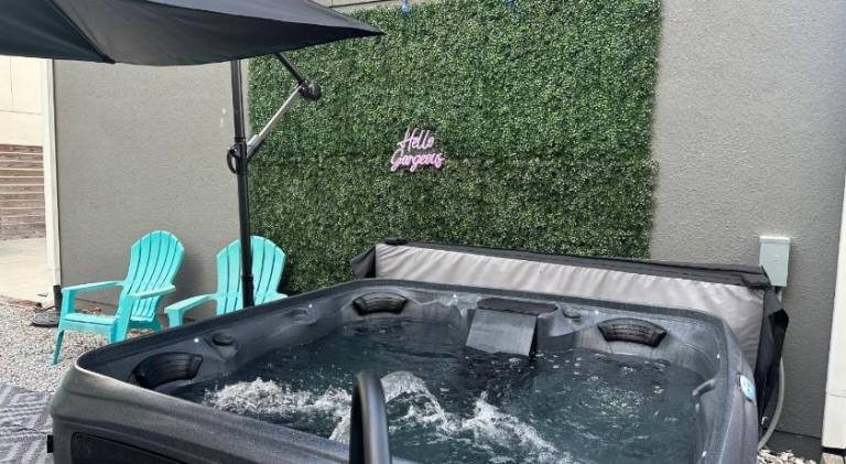 Vacation home with jacuzzi & garden | Good for workation in Orlando, FL