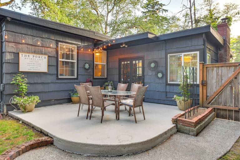 Cottage  Tacoma