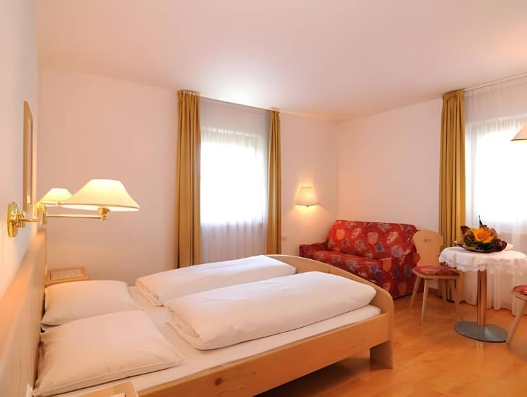 Charming apartment with hot tub, sauna & yard | Pets allowed in Bressanone