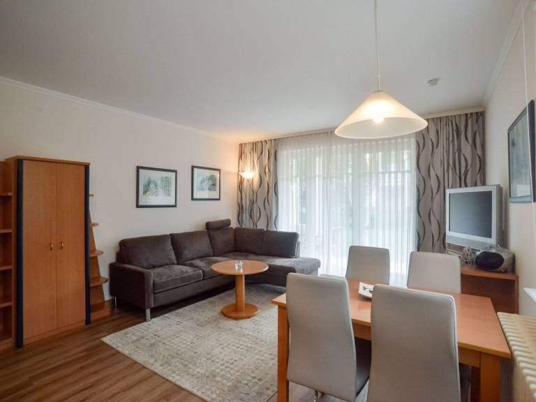 Komfort Ferienwohnung mit 1 Schlafzimmer und Terrasse im Erdgeschoss in Binz