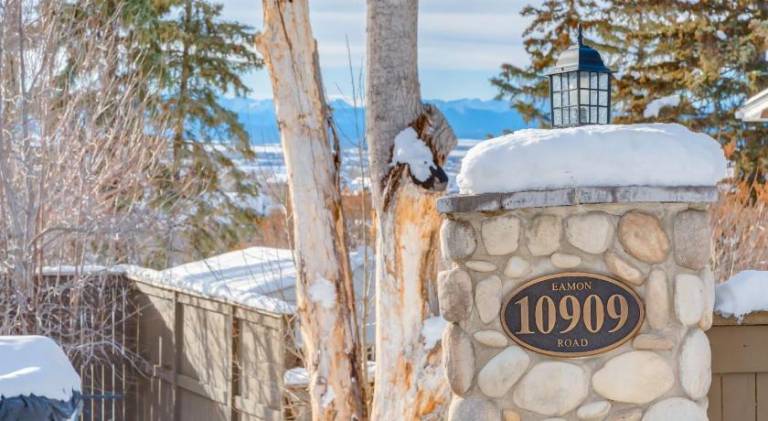 Rocky View Bed & Breakfast