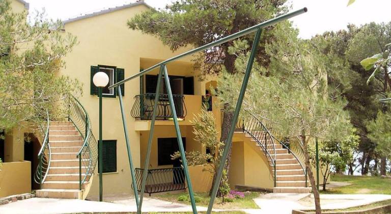 Rental apartment with 2 rooms for 6 persons — photo 2