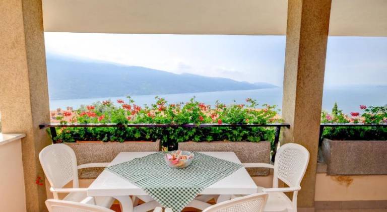 Serviced apartment with garden & terrace | Dogs allowed — photo 4