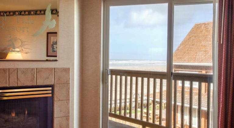Ebb Tide Oceanfront Inn — photo 3
