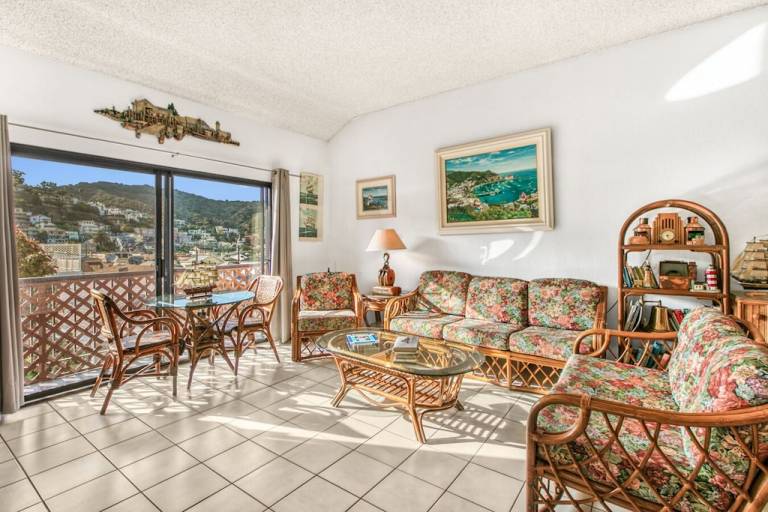 Condo Avalon