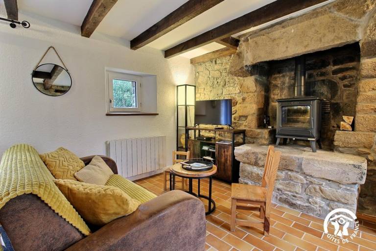 Gite with patio, garden & barbeque | Pet-friendly — photo 4
