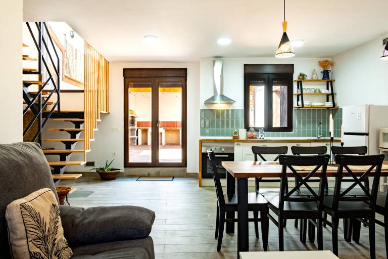 Country House 'La Carbonera 1' with Private Terrace, Wi-Fi and Air Conditioning in Valladolid