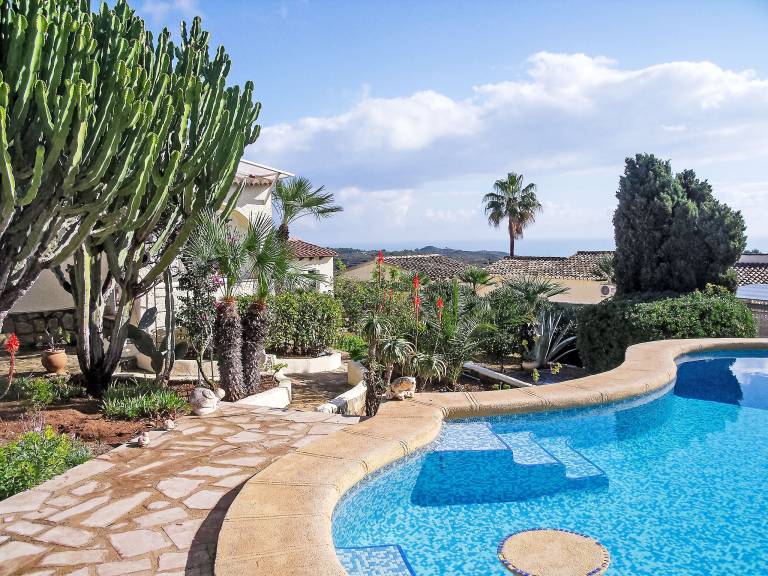 Charming house with private pool, yard & terrace | Sea view | Pet-friendly — photo 2