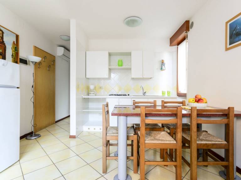 Holiday apartment with garden & terrace — photo 4