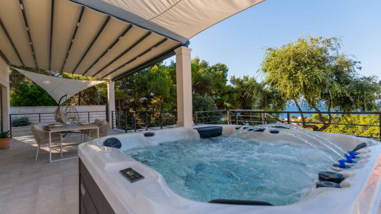 Casa Bianca Brac by Villas Guide
