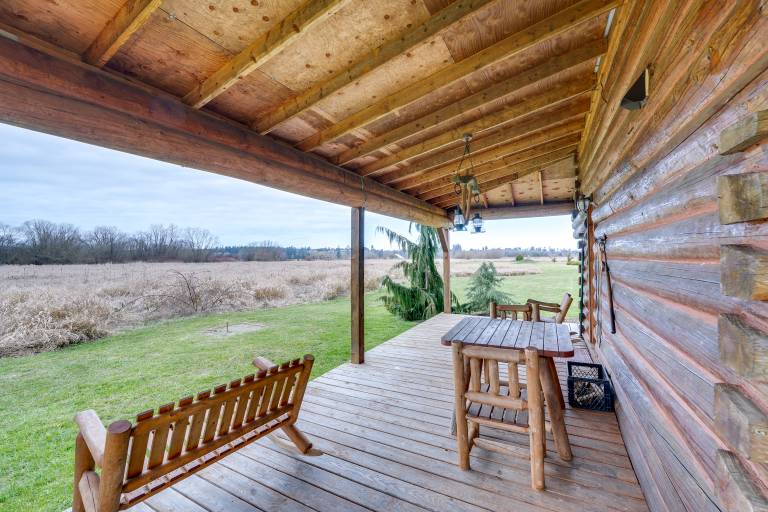 Private Hot Tub: 'Blue Sky Cabin' in Sequim — photo 3