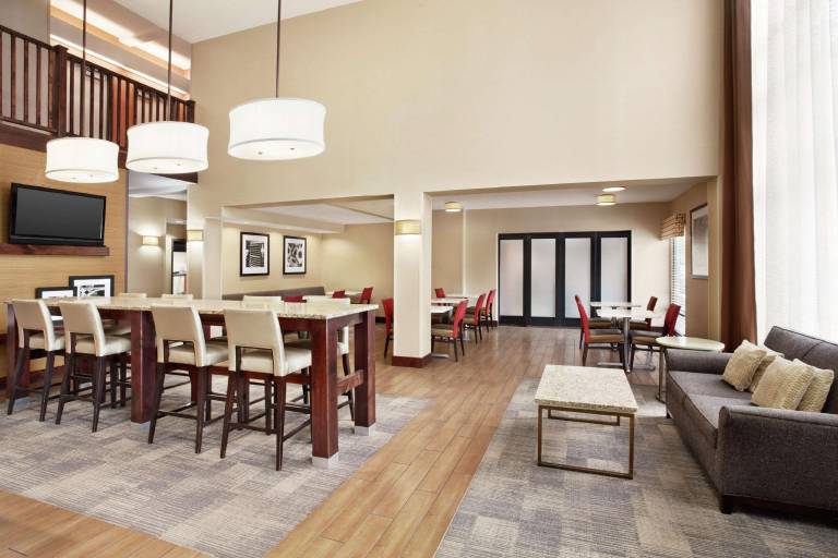 Hampton Inn Lawrence — photo 3