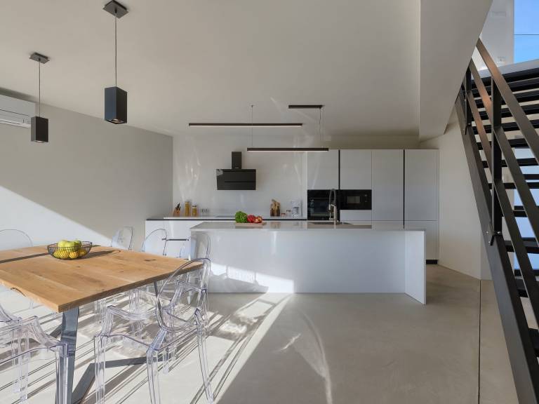 Vacation home with grill, garden & private pool — photo 4