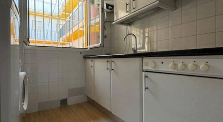Apartment with patio | Near Seville Cathedral — photo 3