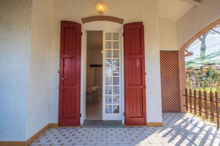 House with garden, terrace & barbecue — photo 5